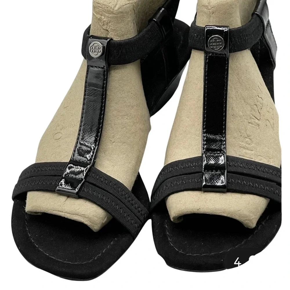 Dana Buchman 9 T-bar Blk Heel Wedge Sandals Summer Whimsigoth Office Career Y2K - Picture 2 of 12